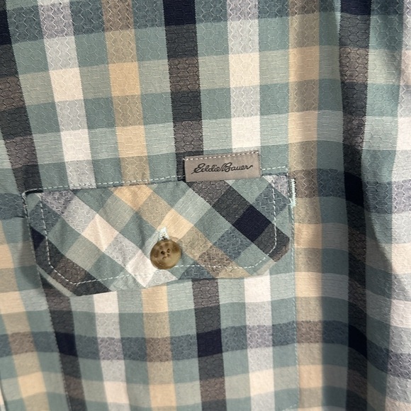 Men's Bundle of Brands Short Sleeve Button Down Shirts - Picture 3 of 11